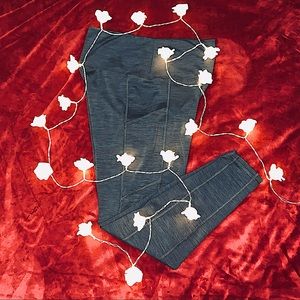 High-Waisted Leggings w/ Pockets